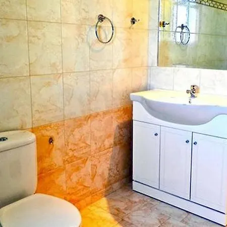 Vila Vip House On The Hill 1 *